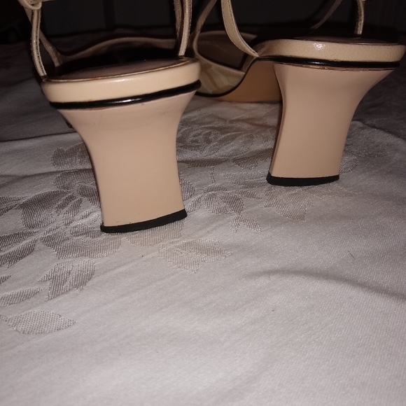 Shoes - Picture 9 of 10